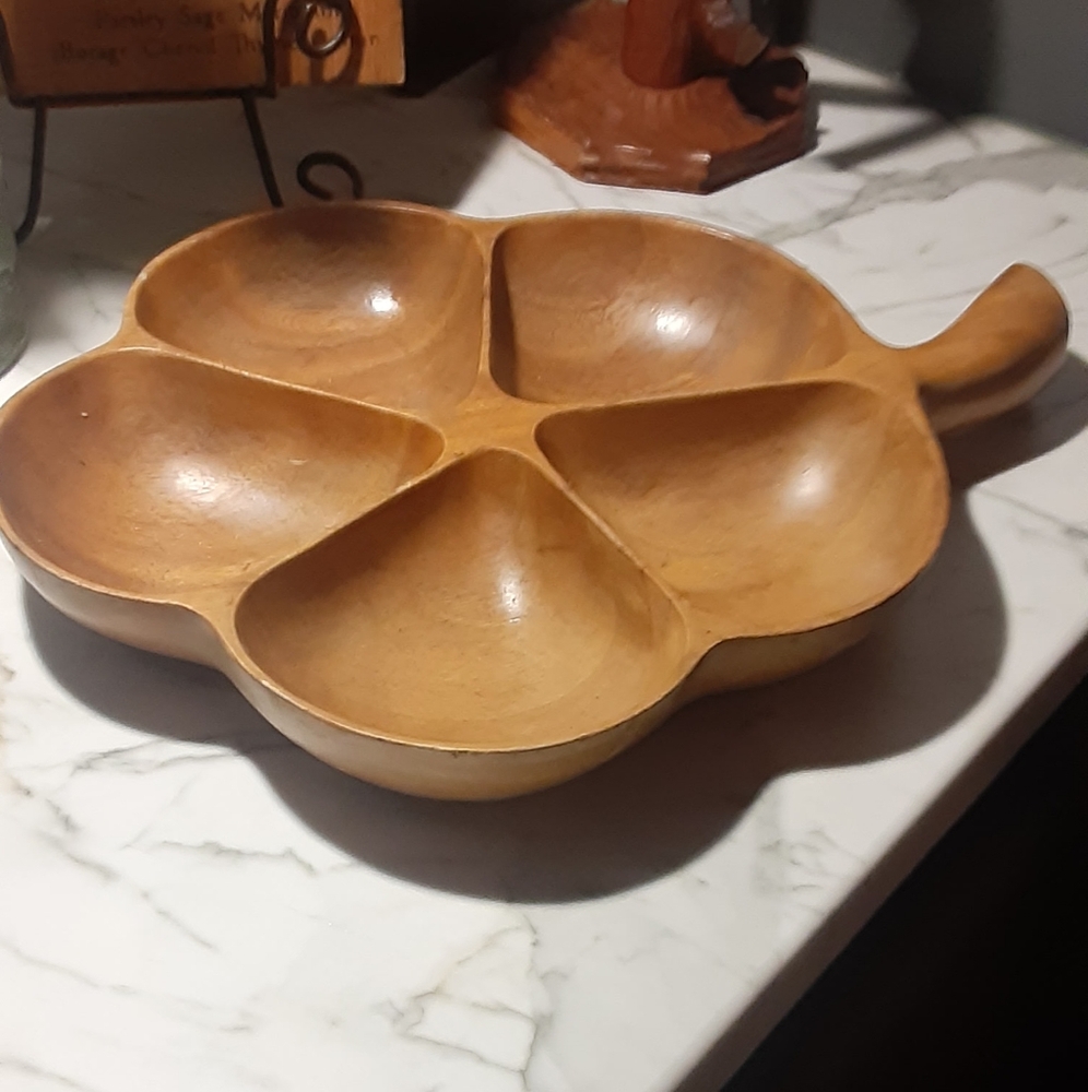 The perfect serving dish for mid-century lovers!
